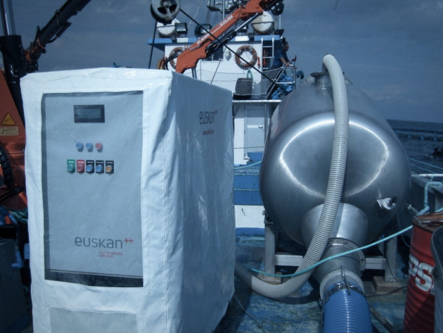 VSB2000 single tank system mounted on a work boat